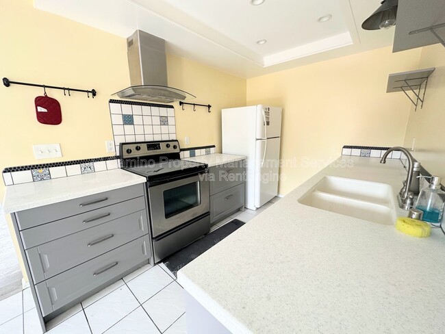 Photo - 955 Lamark Ln