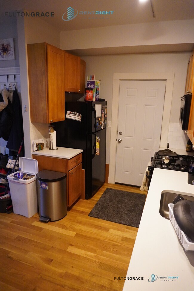 Photo - 1846 W 18th St Unit 2F