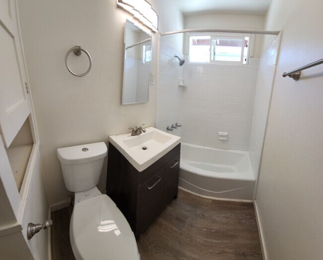 Photo - 6 bed 3 bath Spacious property in SLO!