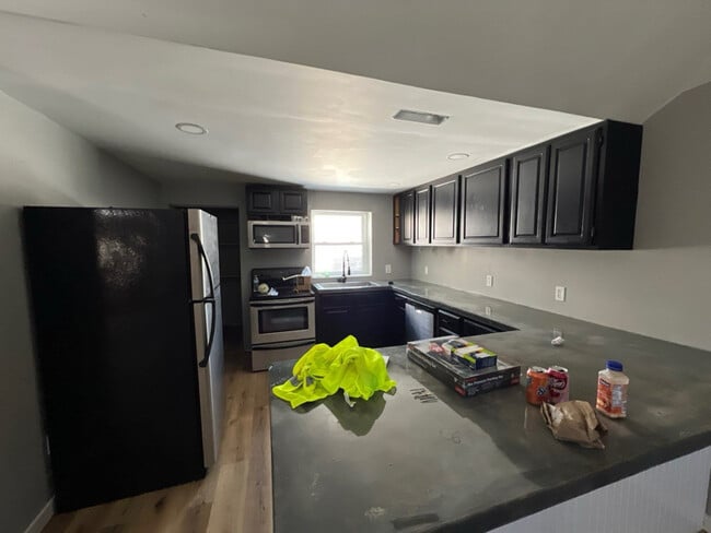 Photo - 383 Stewart Rd N