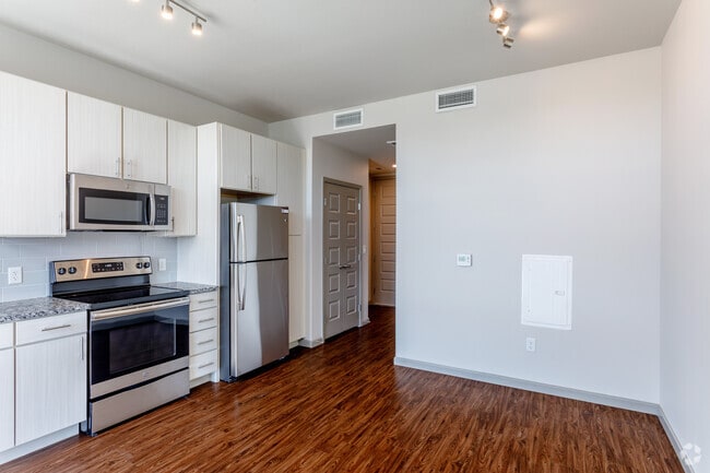 0BR, 1BA - S4