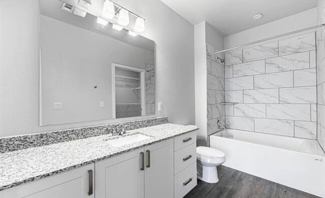 Photo - 9311 Vista W Dr Unidad 08203