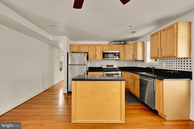 Photo - 610 Jefferson St NW Unidad 102