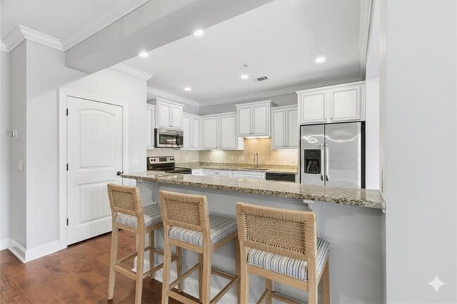 Photo - 205 Reserve Ln