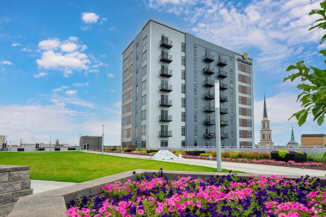 Building Photo - Skyline Tower Rental