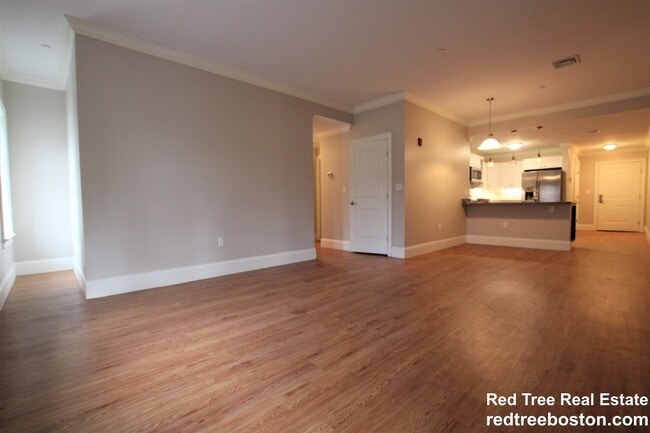 286 Main St Unit 3