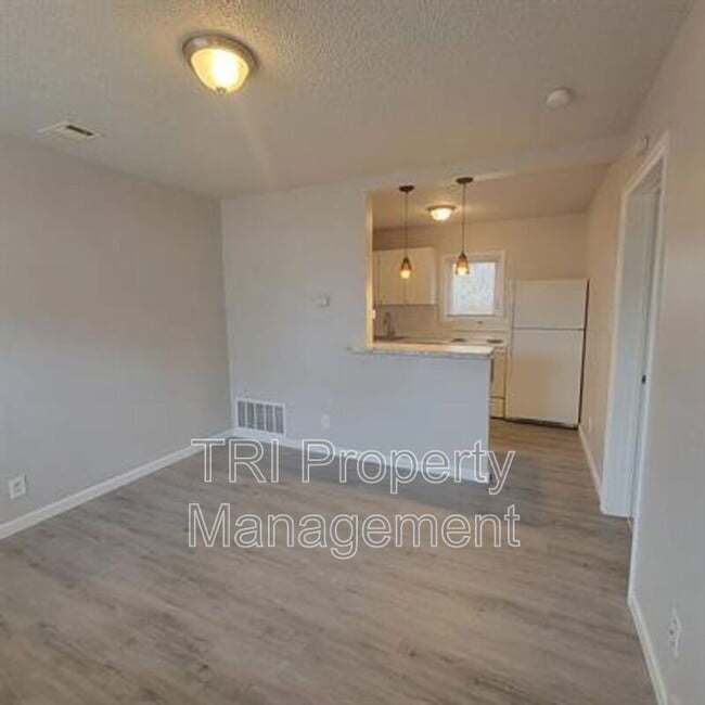 Photo - 320 12th St