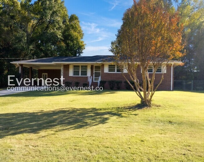 Photo - 3 Bed/1.5 Bath Home with Carport / Coming Soon!