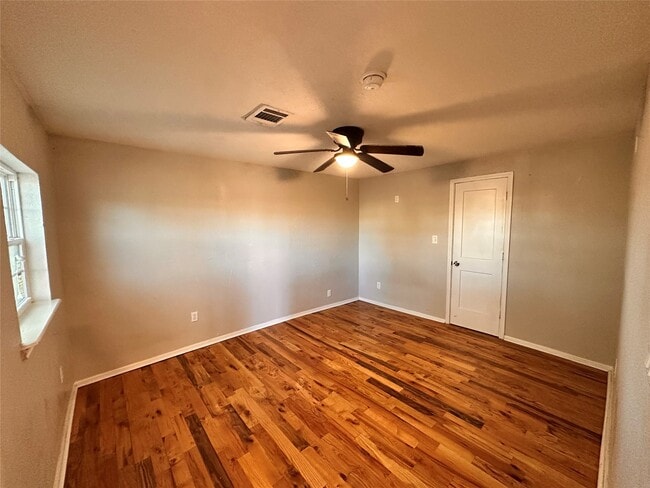 Photo - 2716 Hill Ave