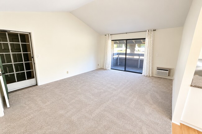 160 Streamwood Unit 160 Streamwood