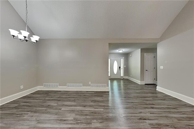 Photo - 755 Abbington Ln