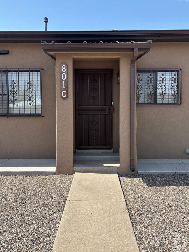 Building Photo - NEWLY REMODELED 1 BED 1 BATH Rental