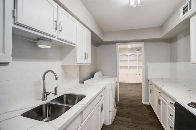 Photo - 353 N Post Oak Ln Unidad 819 Rental