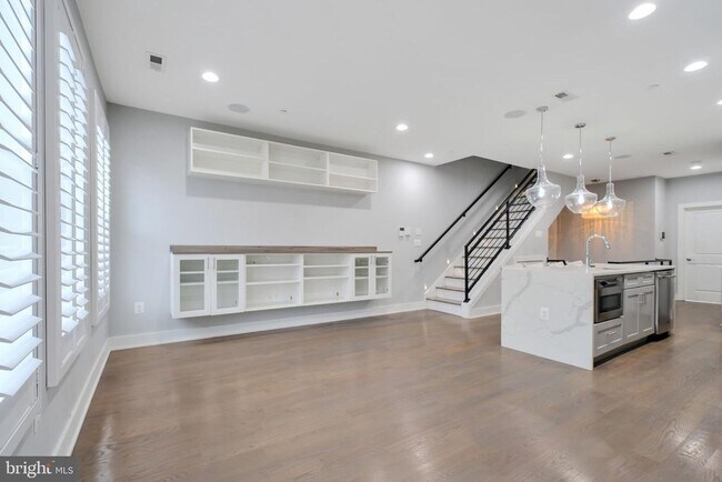 1632 K St NE Unit PH