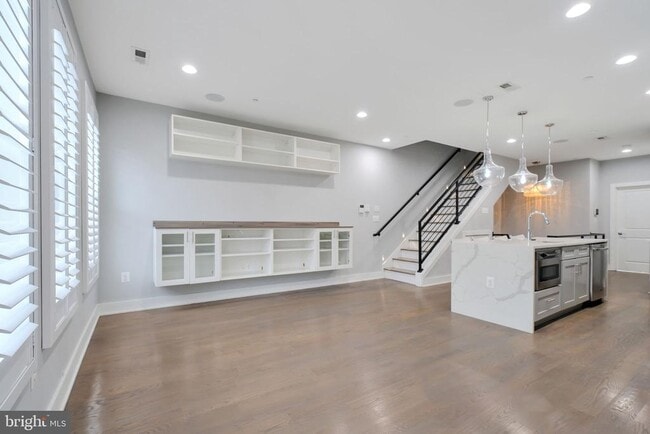 Photo - 1632 K St NE Unit PH