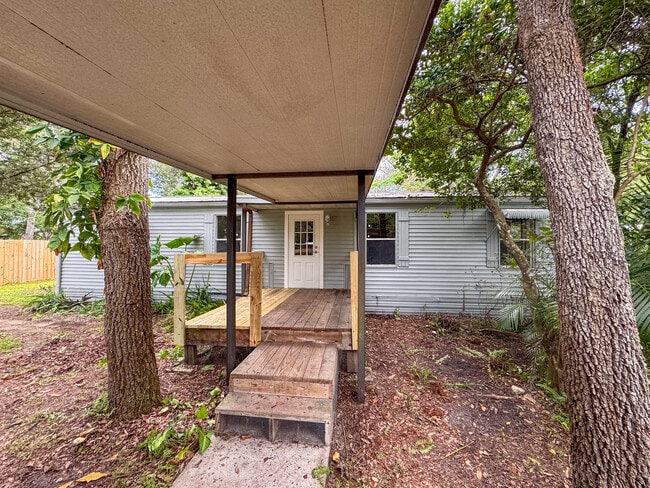 Building Photo - 9355 Lake Dr Rental