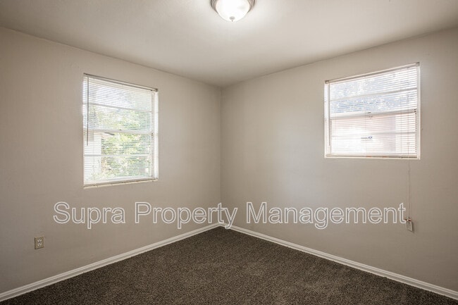 Photo - 1059 Glynlea Rd