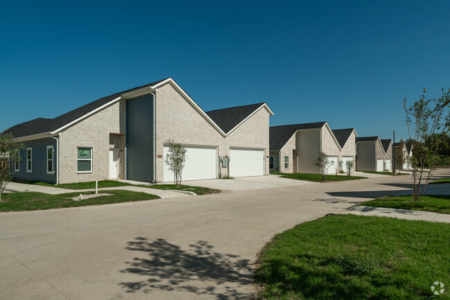 Building Photo - Hampton Road Duplexes Rental