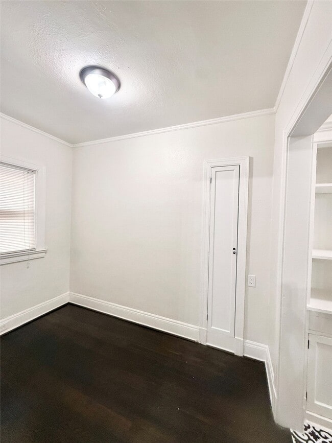 Building Photo - 3920 Fannin St Unit 103