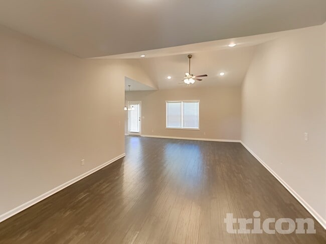 Photo - 1010 Cyril Dr