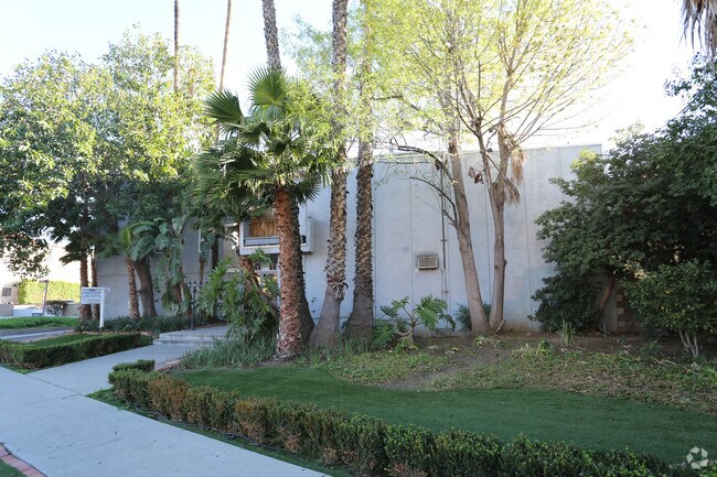 Crestwood Garden