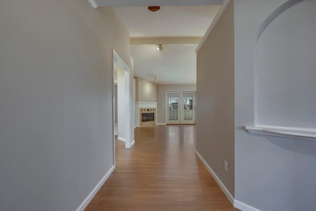Photo - 190 Amohi Way