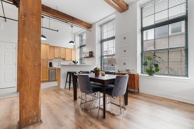 Photo - 881 E 1st St Unidad 102