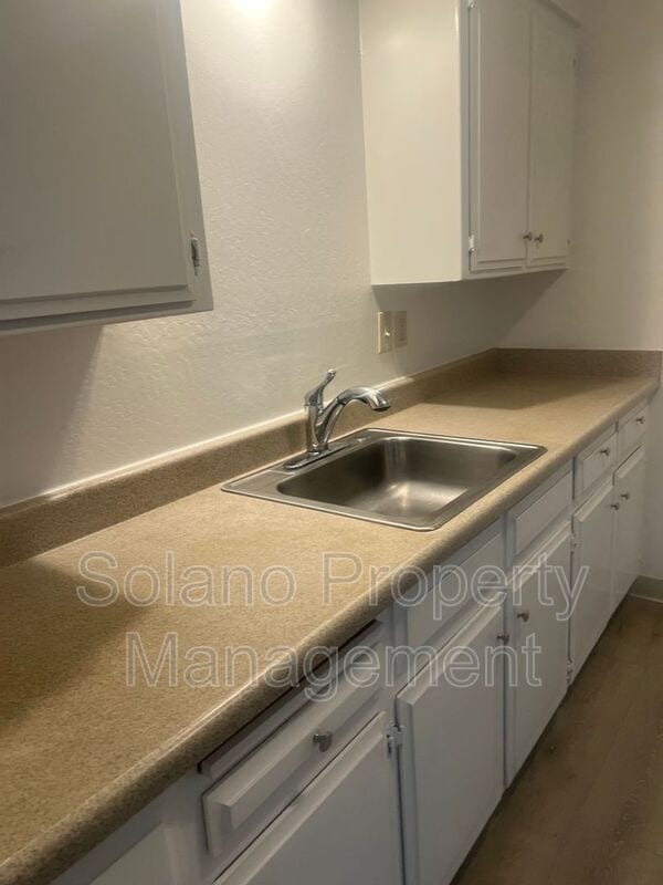 Photo - 1104 School St