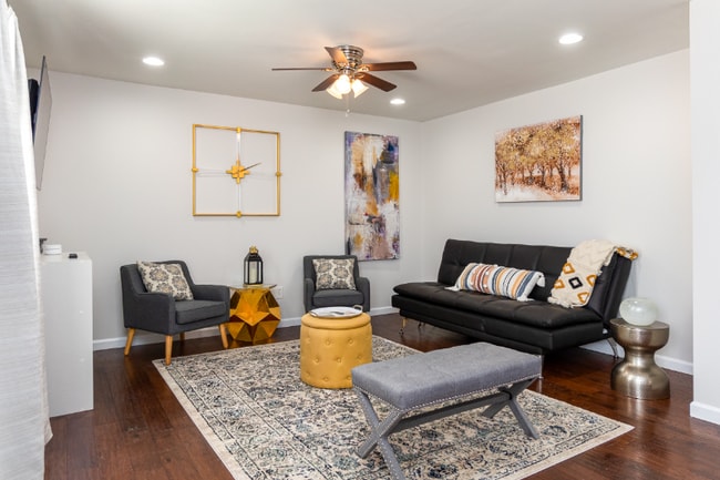 Building Photo - 2318 Centenary Way Ct