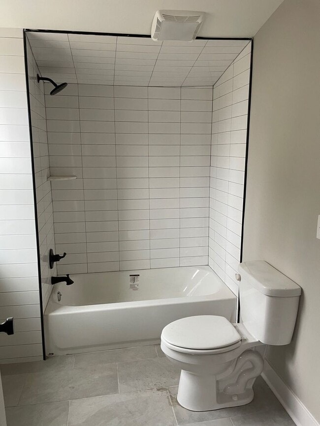 Photo - Shelby Park Amazing Newly Renovated 2 Bedr...