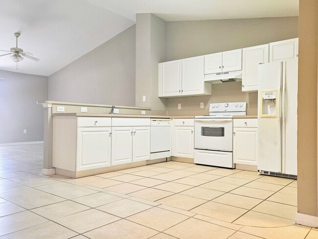 Photo - 3 BR / 2 BA Duplex Conveniently Located in Lehigh Acres