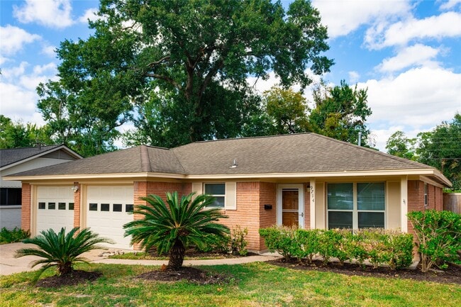 Building Photo - 9714 Cedardale Dr