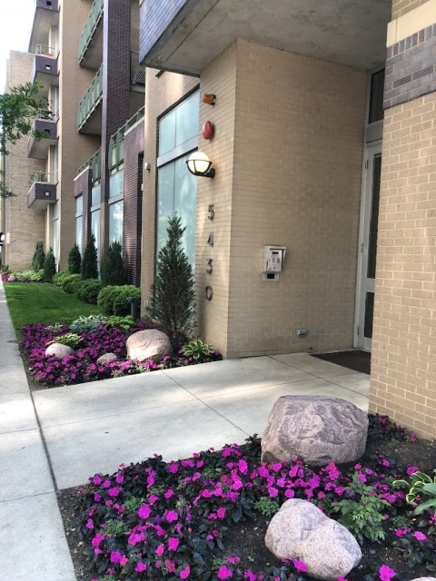 Building Photo - 5430 N Sheridan Rd Unit 805