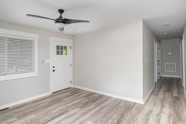 Photo - 312 Glenrock Dr