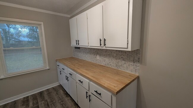 Photo - 210 Crescent Dr