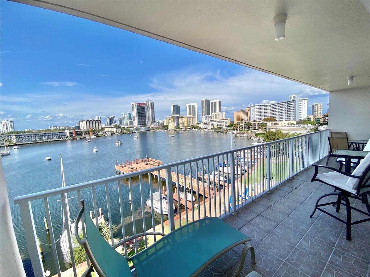 Photo - 400 Golden Isles Dr Unit 2