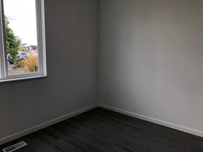 Photo - 1272 NW Terre View Dr