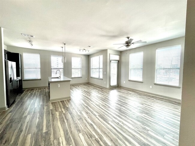 Photo - 3788 Richmond Ave. Unidad 1225