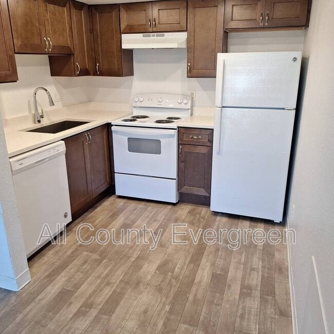 Photo - 420 23rd St SE Unit B