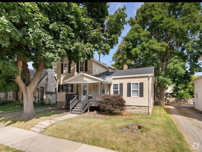 Building Photo - 660 Franklin St Rental