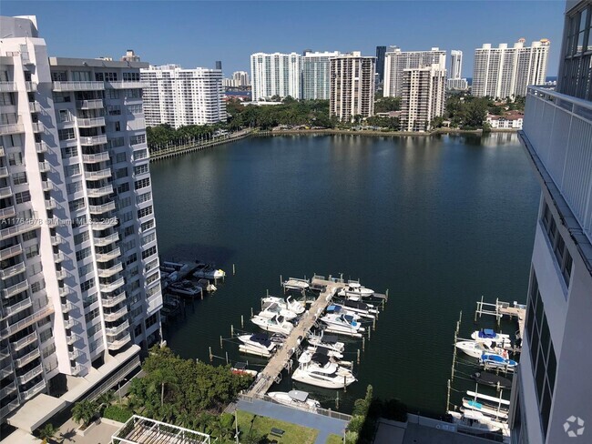 Building Photo - 18041 Biscayne Blvd Unit PH02 Rental