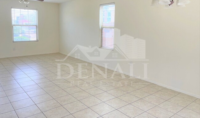 Photo - 3557 E Erie St