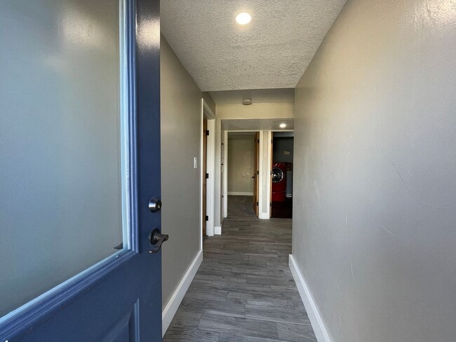 Photo - 2875 S Sherman St