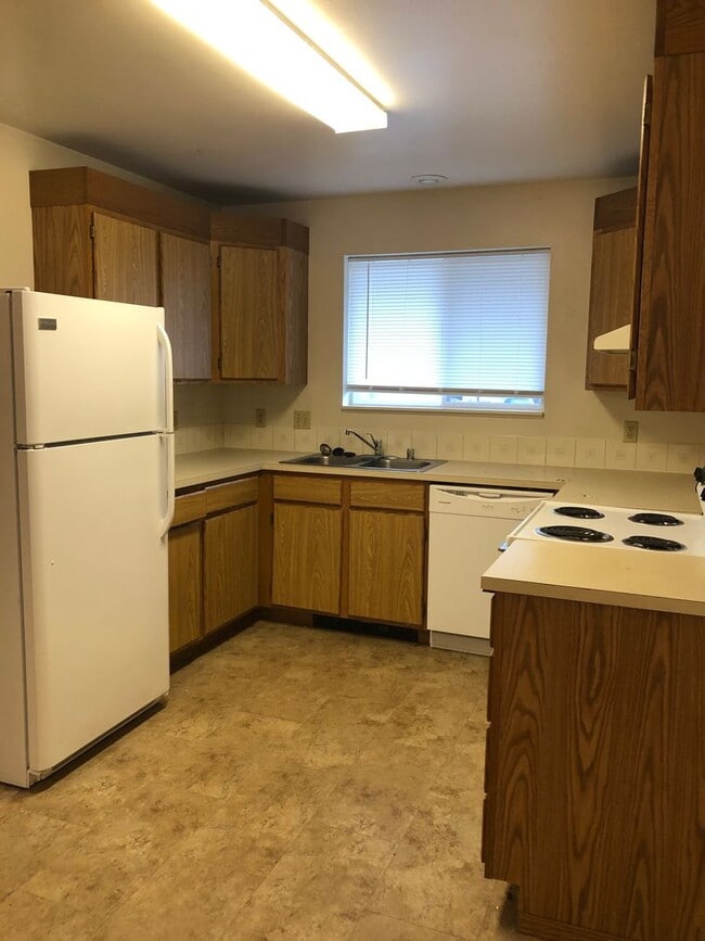 Photo - 1557 NW Turner Dr Unit D