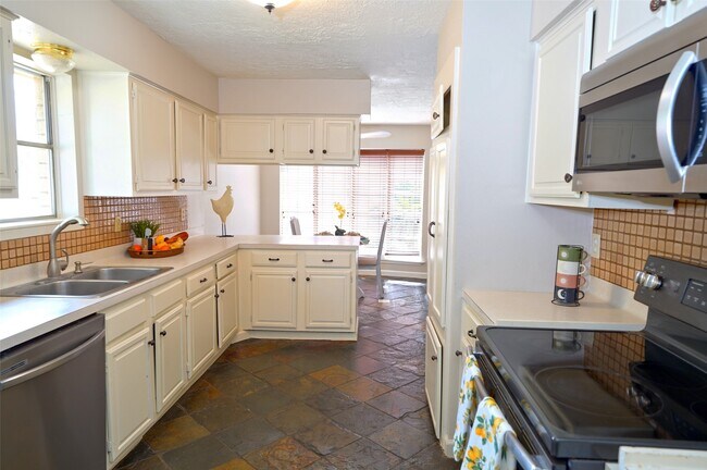 Photo - 11203 Verlaine Dr