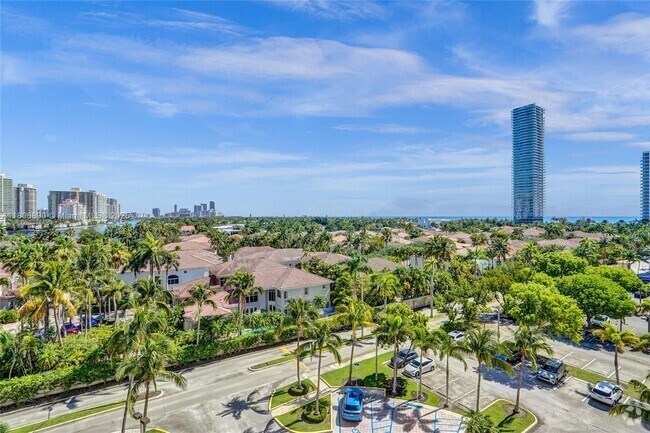 Building Photo - 19380 Collins Ave Unit 718 Rental
