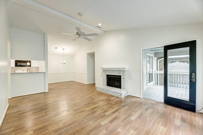 Photo - 529 Warm Springs Cir