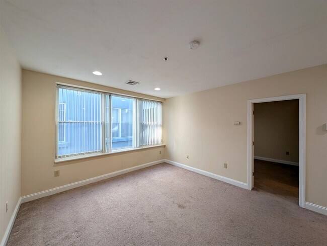 Building Photo - 17 Pearl St Unit 7 Rental