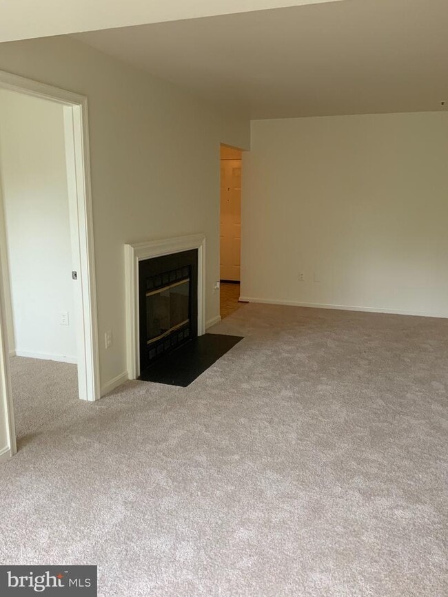 Photo - 14905 Cleese Ct Unidad E