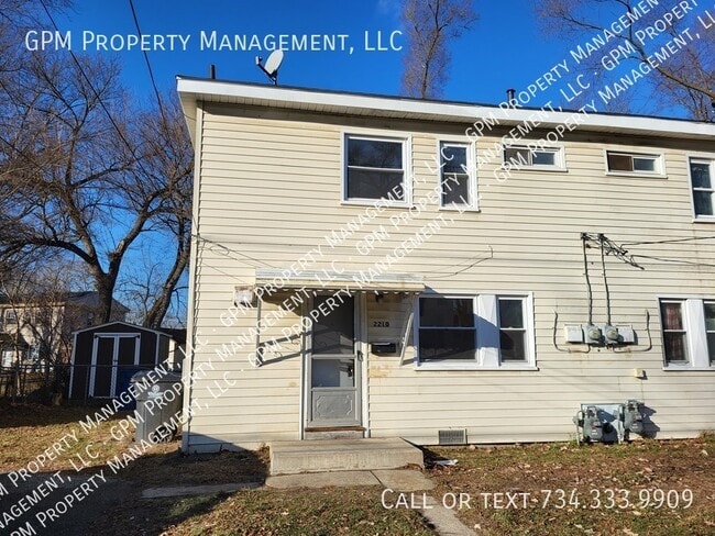 Building Photo - 2210 Delton Ct